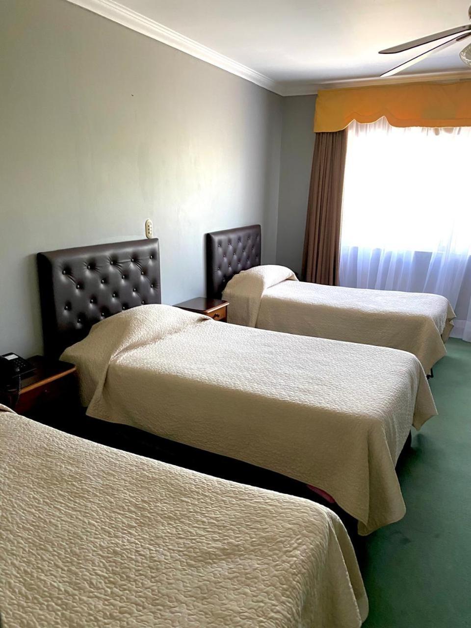 Hotel Econohotel Los Angeles  Bagian luar foto